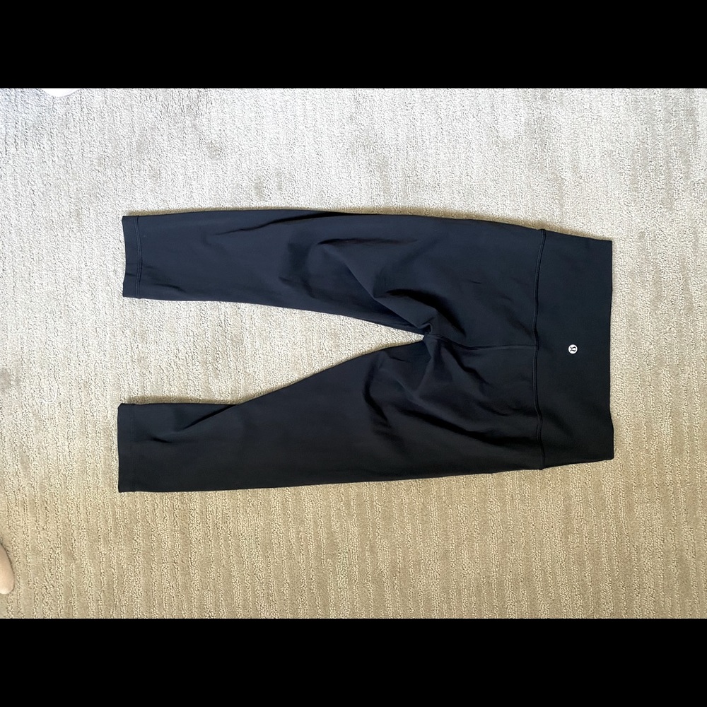 Lulu lemon wonder under size 8, black, mid-rise